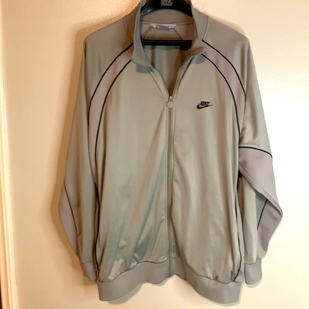 Nike zippered jacket size XXL in excellent condition